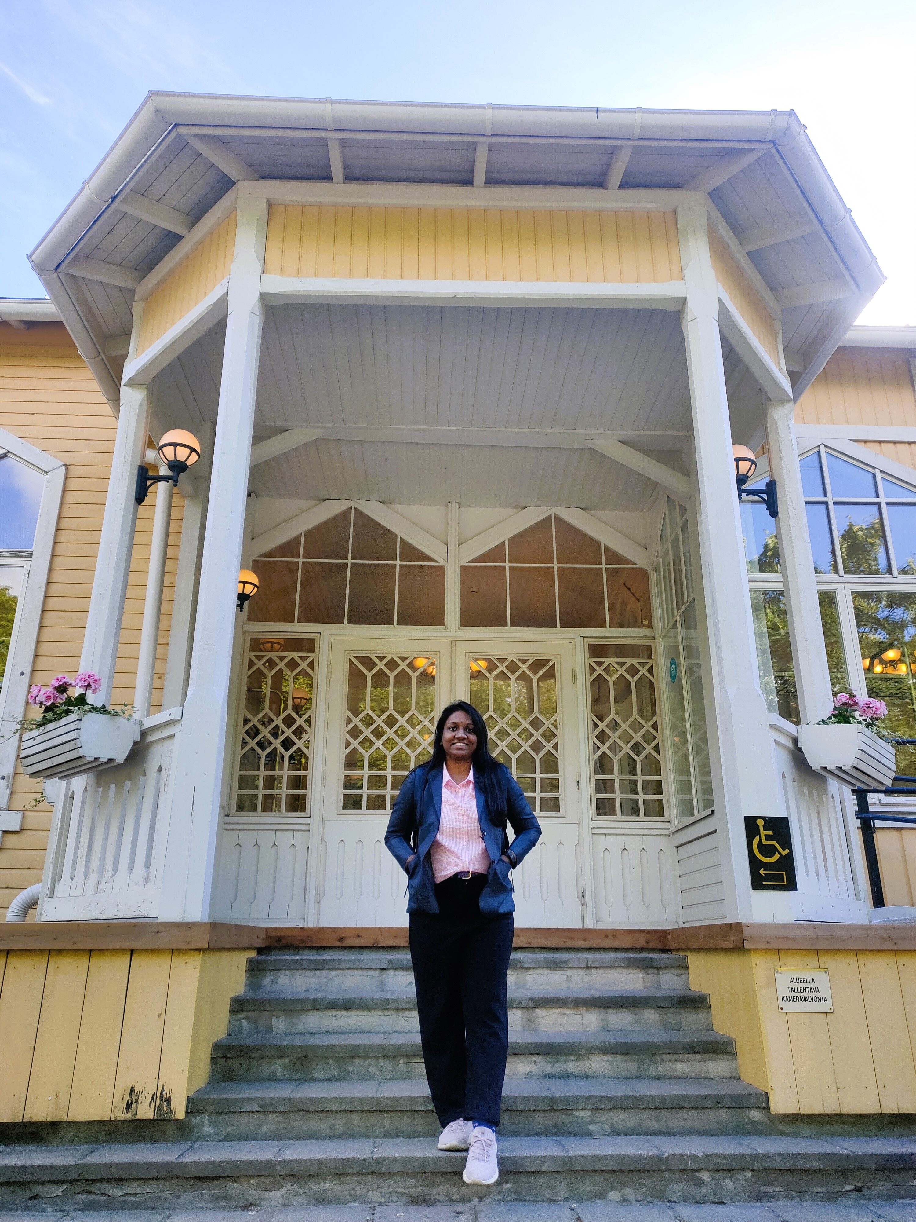 Dr. Roushni Kumari